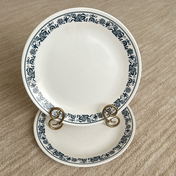 Set of 2 Corning Corelle OLD TOWN BLUE ONION LIVINGWARE Dinner Plates - Picture 1 of 14